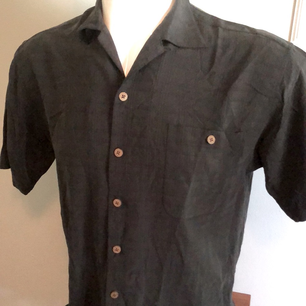 Porcini 100% silk, black short sleeved, size Medium